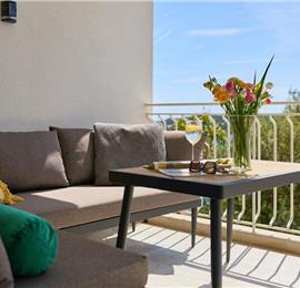 3 Bedroom Apartment with 2 Balconies near Dubrovnik Old Town, Sleeps 5-6